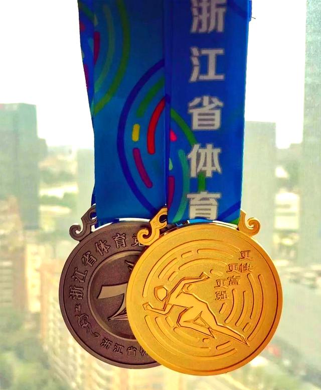 加拿大选手奋力拼搏，斩获奖牌(加拿大选手奋力拼搏,斩获奖牌的是谁)