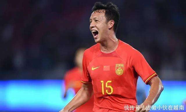 随着上海申花3-0，中超最新积分榜如下：李霄鹏带队持续拉胯