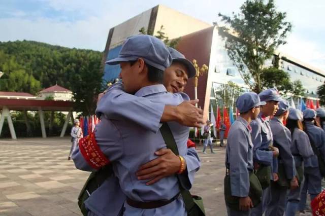 埃基蒂克未来不被红军球迷看好法鹰锋线出品又坑又贵的简单介绍